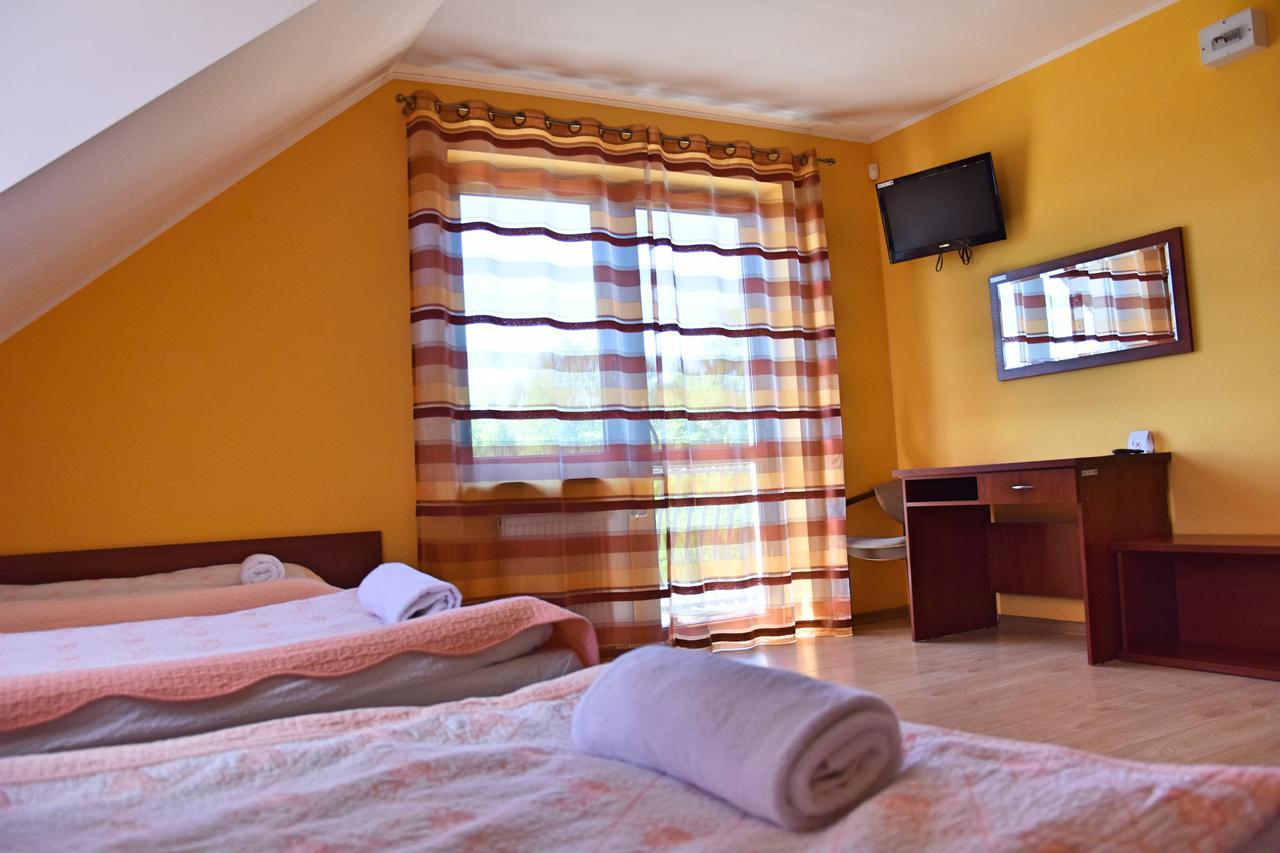 Dwor Nad Bugiem Hotel Majdan Stulenski Exterior photo